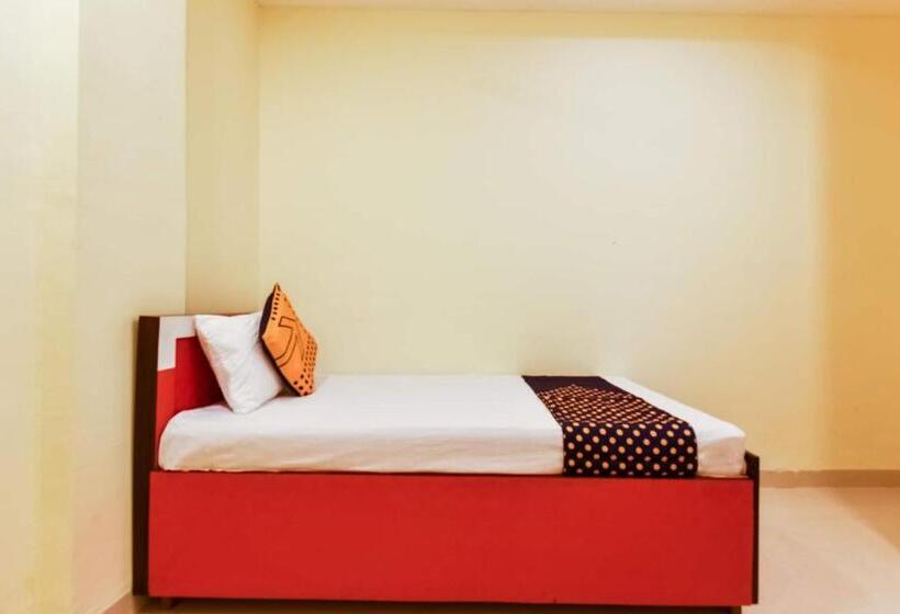 Отель Spot On 75702  Shivam And Food Court