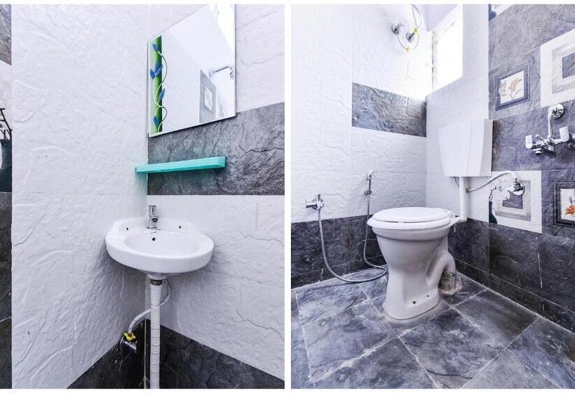 Отель Spot On 75702  Shivam And Food Court