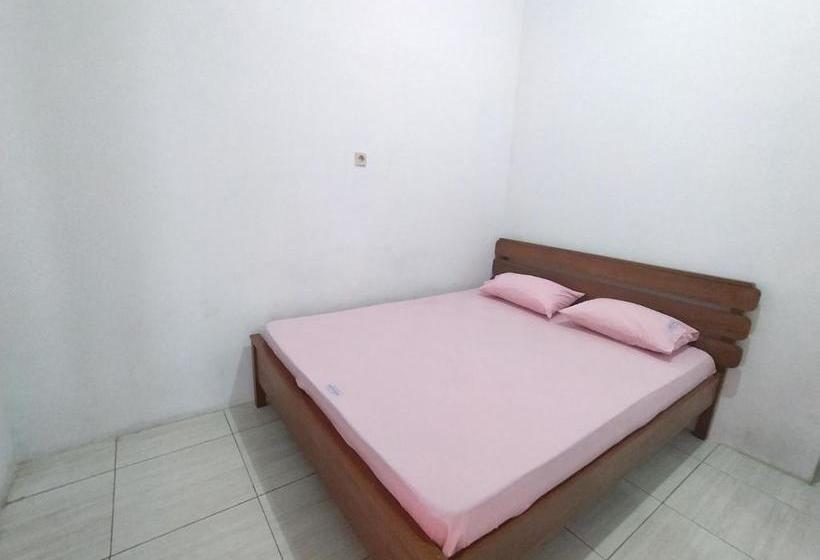 בית מלון כפרי Spot On 90040 Pondok Manggir