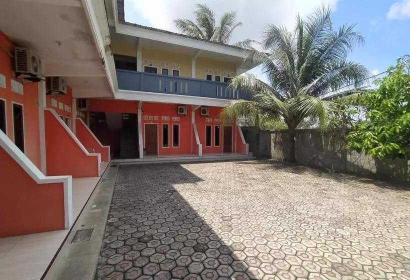 Hotelli Spot On 90040 Pondok Manggir