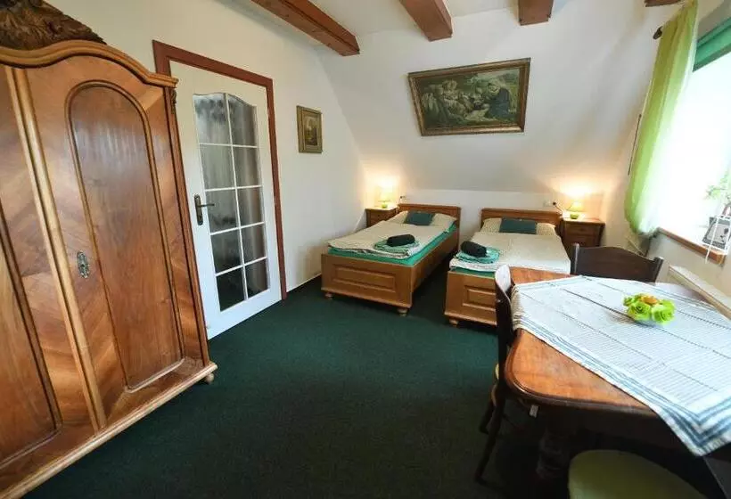 Majatalo Penzion V Chaloupce