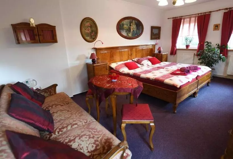 Majatalo Penzion V Chaloupce