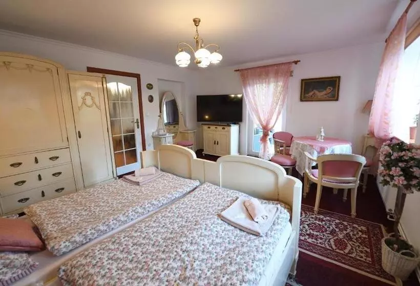 Majatalo Penzion V Chaloupce