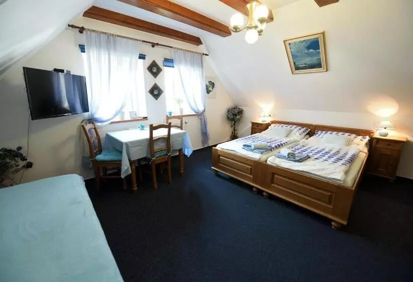 Majatalo Penzion V Chaloupce