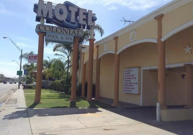 Colonial Pool & Spa Motel