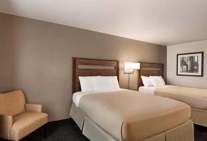 فندق Baymont By Wyndham Buffalo