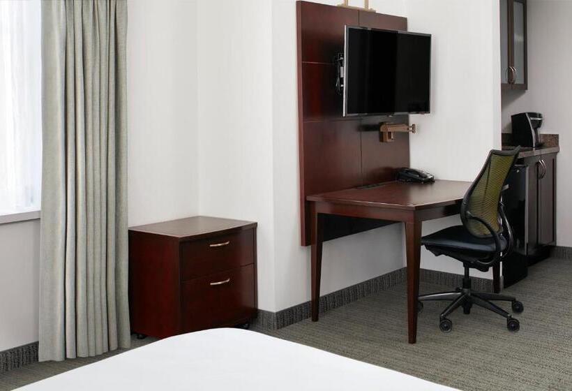 Club Quarters Hotel Faneuil Hall, Boston