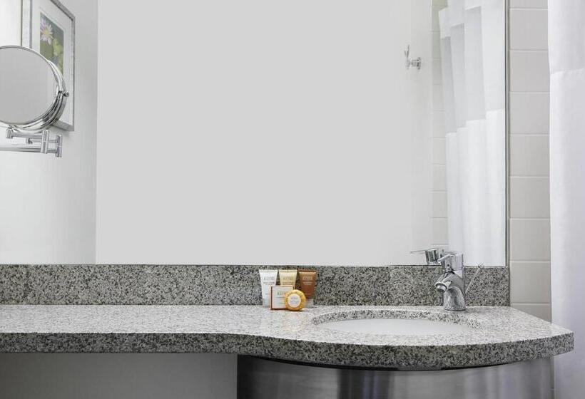 Club Quarters Hotel Faneuil Hall, Boston