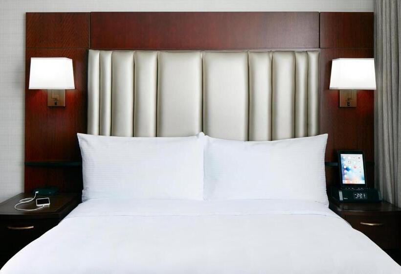 Club Quarters Hotel Faneuil Hall, Boston