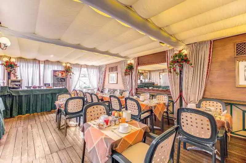 בית מלון כפרי Condominio Monti Boutique