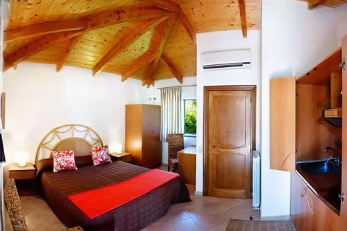 هتل Esperidi Resort Village