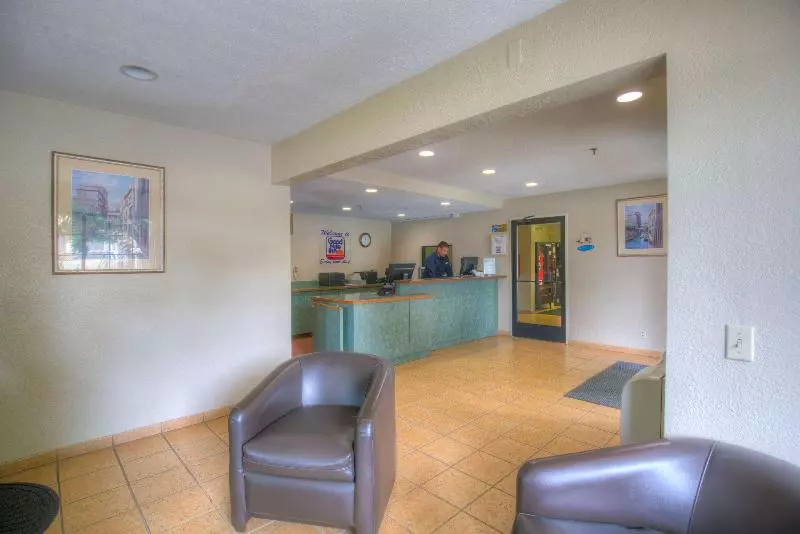 호텔 Good Nite Inn Camarillo