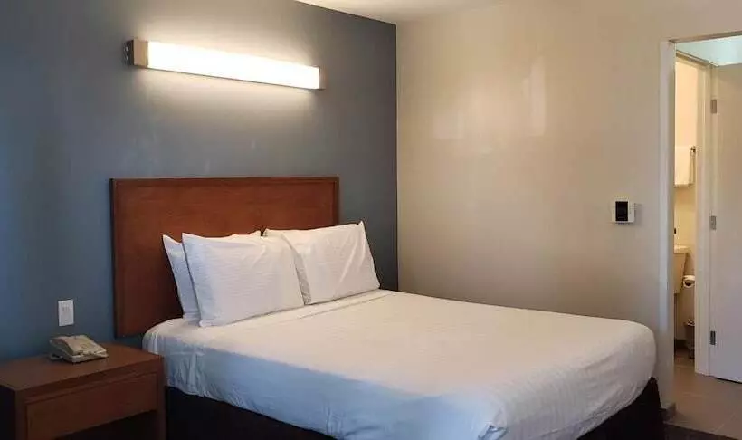 호텔 Good Nite Inn Camarillo