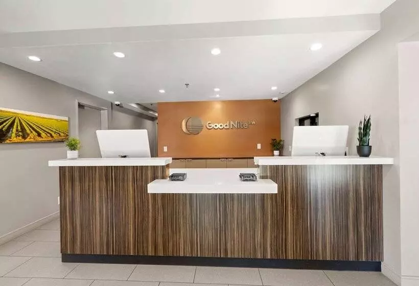 호텔 Good Nite Inn Camarillo