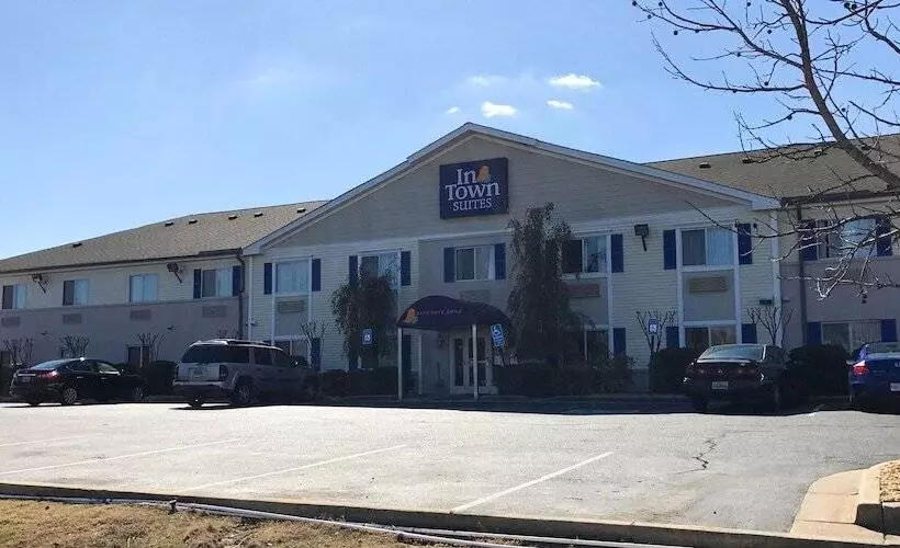 בית מלון כפרי Intown Suites Extended Stay Decatur Al