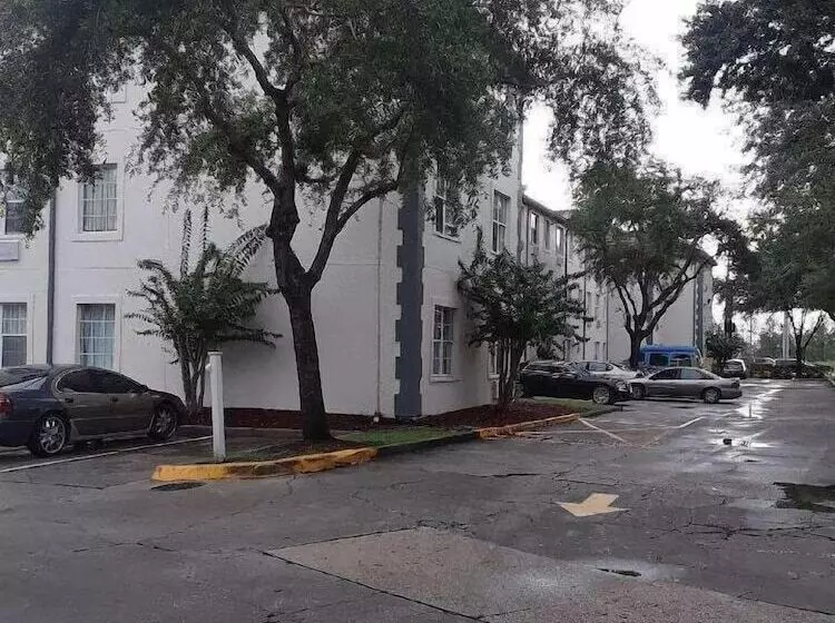 هتل Intown Suites Extended Stay Orlando Fl – Presidents Dr