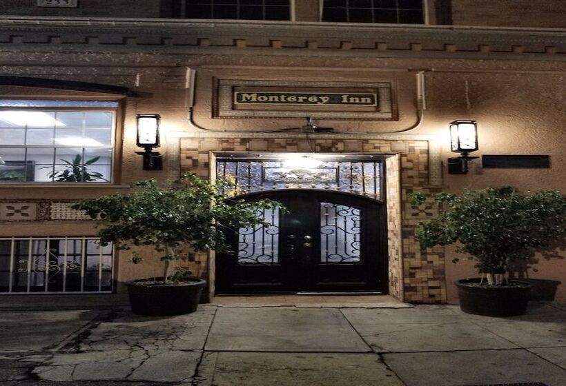 ホテル Monterey Inn