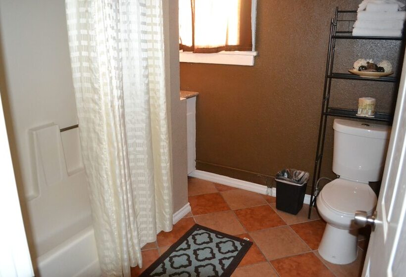 ホテル Monterey Inn