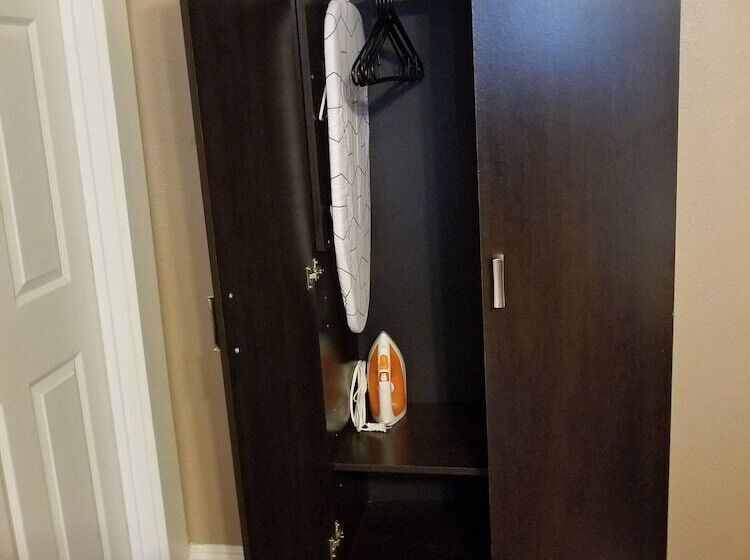 ホテル Monterey Inn