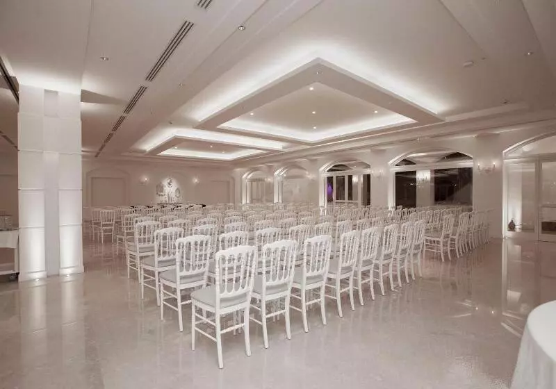 Otel Oleandri Resort Paestum