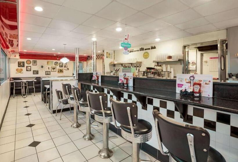 فندق Travelodge By Wyndham Brunswick Near Fredrick