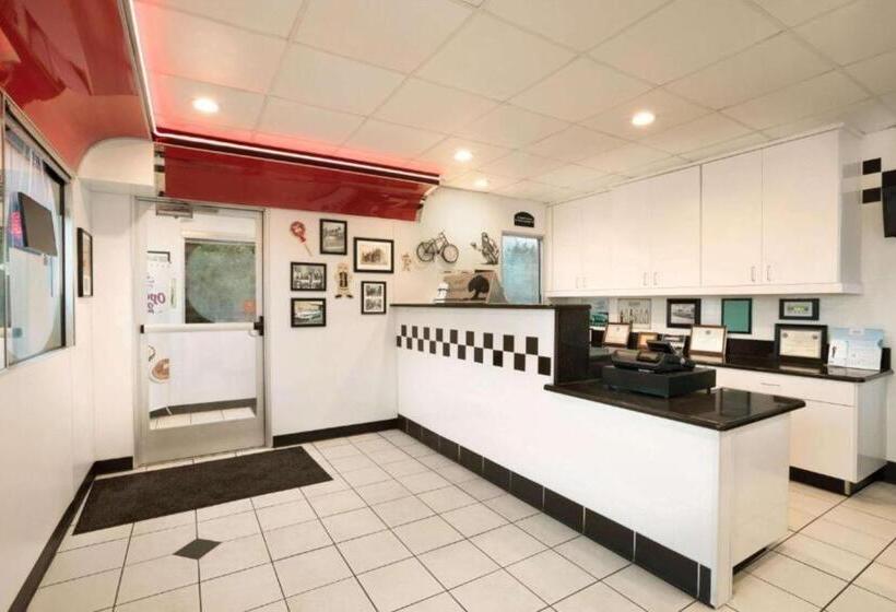 فندق Travelodge By Wyndham Brunswick Near Fredrick