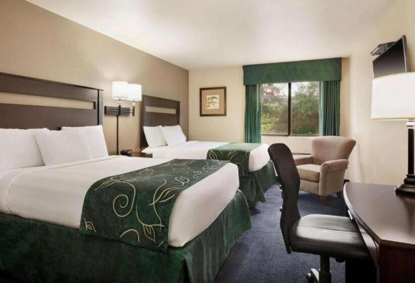 فندق Travelodge By Wyndham Brunswick Near Fredrick