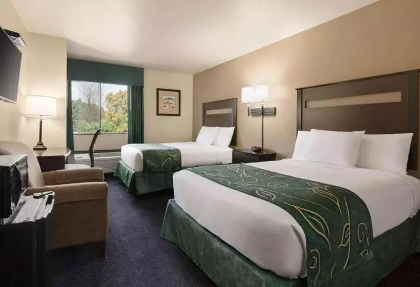 ホテル Travelodge By Wyndham Brunswick Near Fredrick