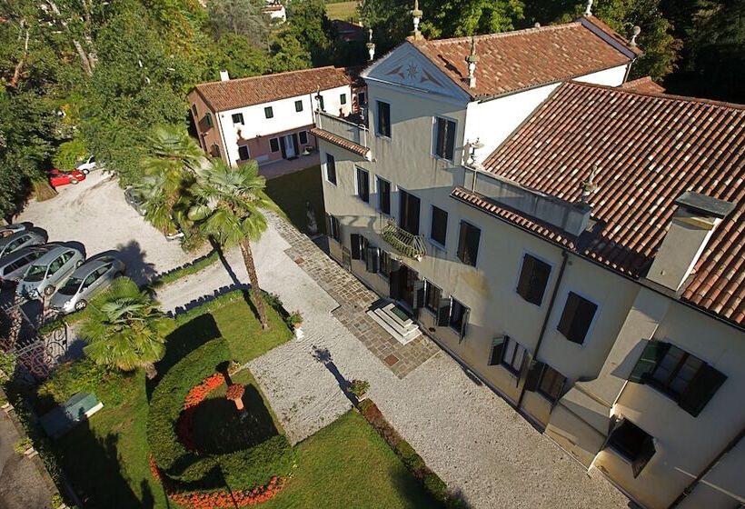 בית מלון כפרי Villa Alberti