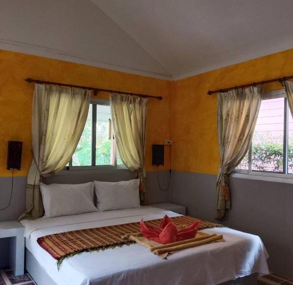 Hotelli Ban Elephant Blanc Bungalow