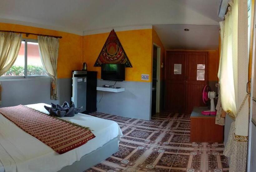 Hotelli Ban Elephant Blanc Bungalow