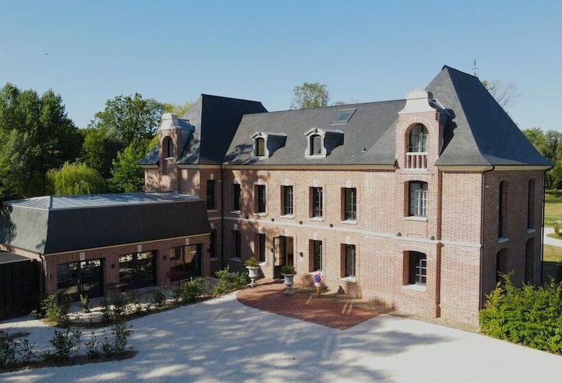 هتل Les Jardins De Josephine  Le Manoir