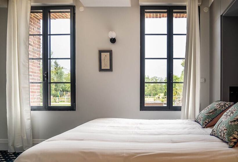 هتل Les Jardins De Josephine  Le Manoir