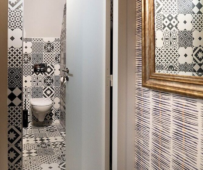 هتل Les Jardins De Josephine  Le Manoir