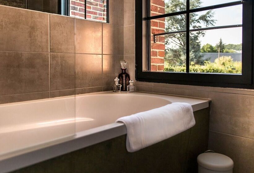 هتل Les Jardins De Josephine  Le Manoir