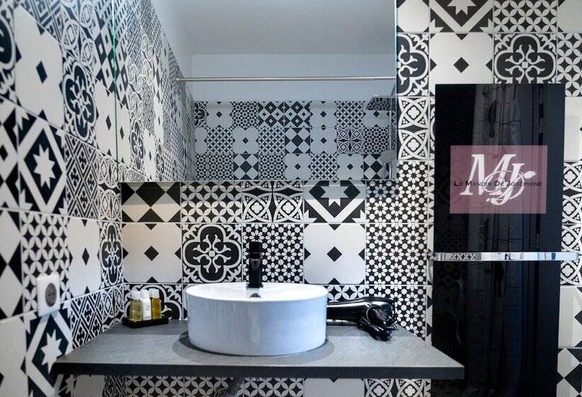 هتل Les Jardins De Josephine  Le Manoir