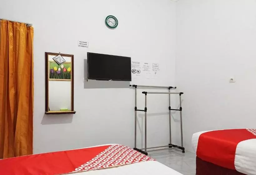 ホテル Oyo 2611  Krui Syariah