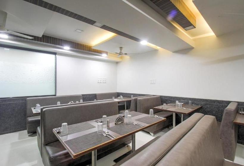 酒店 Oyo 48373 Sri Darshanam Homes