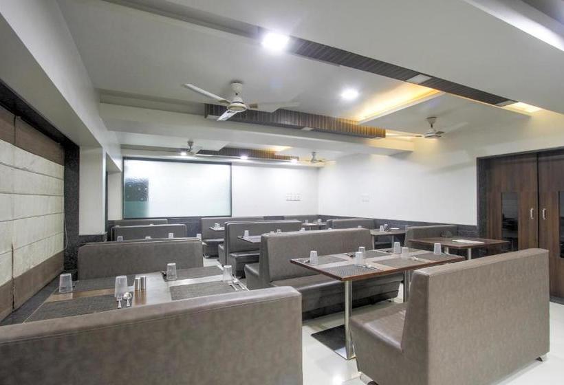 酒店 Oyo 48373 Sri Darshanam Homes