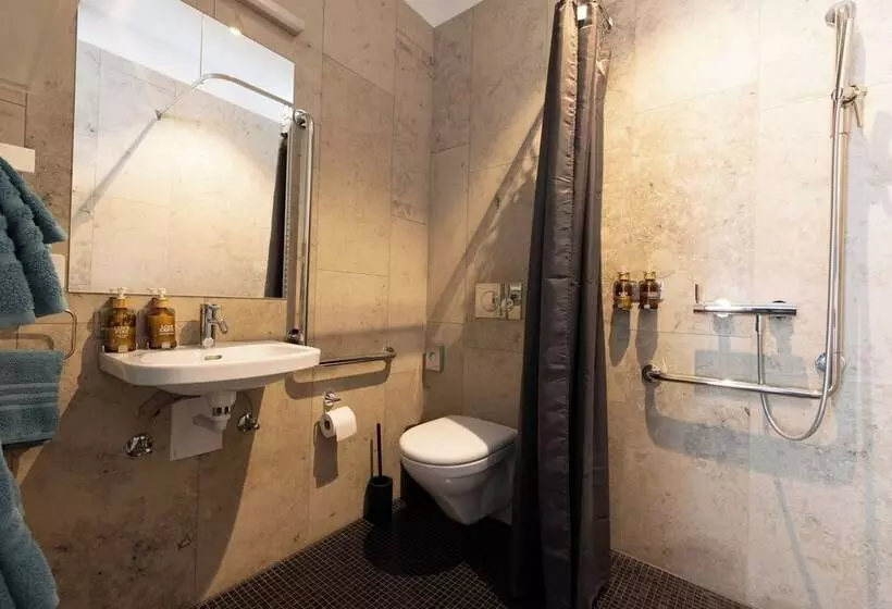 Majatalo Ambrosia Guesthouse