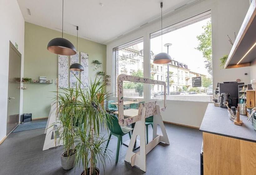 بنسيون Ambrosia Guesthouse