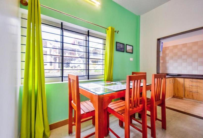 Panzió Elegant 1br Abode Near Rose Garden