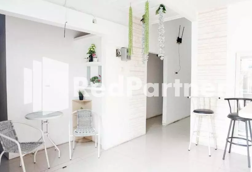 Majatalo Happy Inn Puspo Mitra Reddoorz