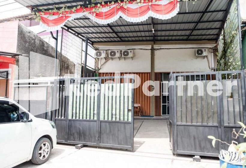 פנסיון Happy Inn Puspo Mitra Reddoorz