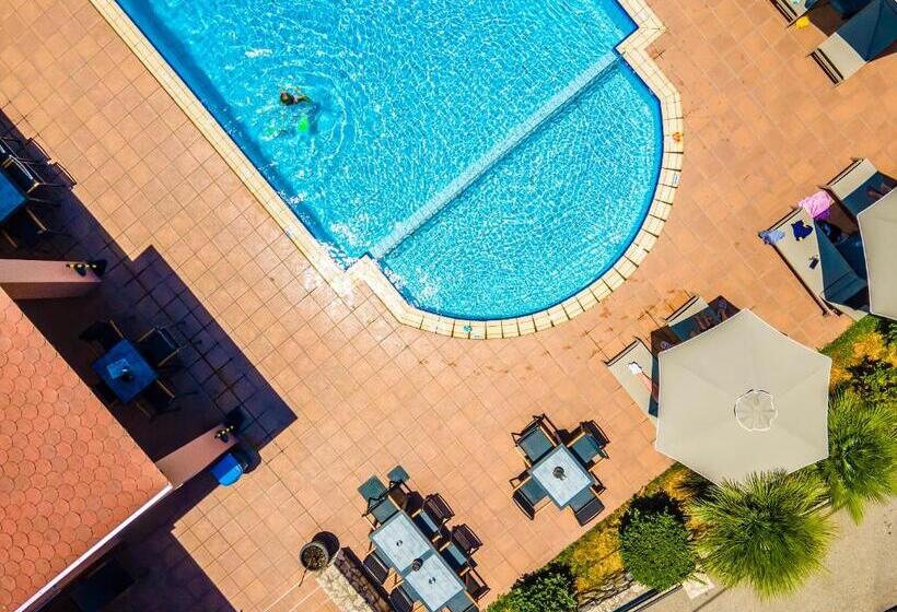 Theos Holidays Apartments