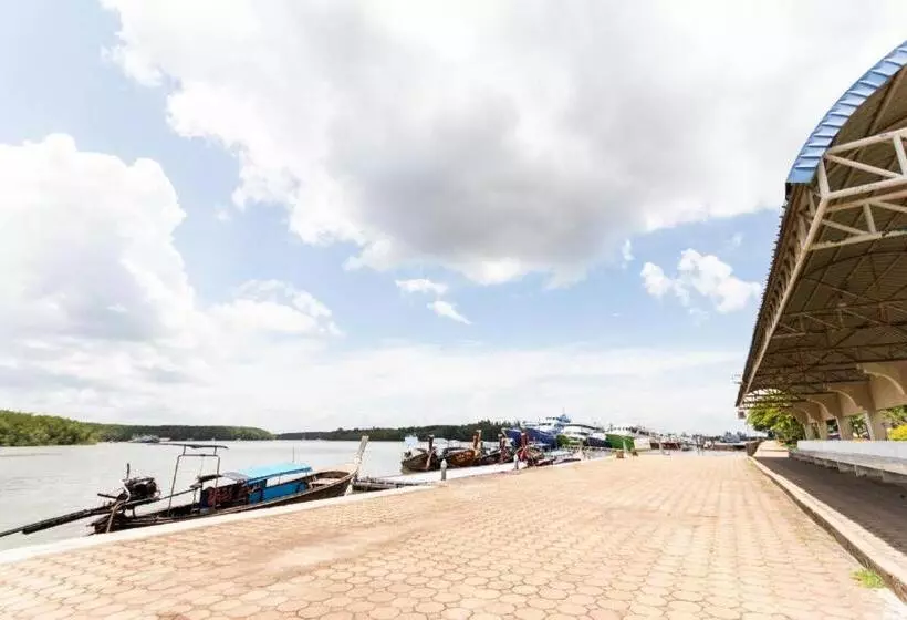 Hotelli Oyo 1118 Klboutique