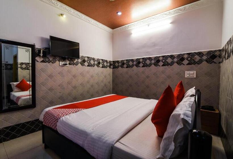 Отель Oyo 33005 Jkr Residency