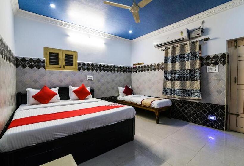 Отель Oyo 33005 Jkr Residency
