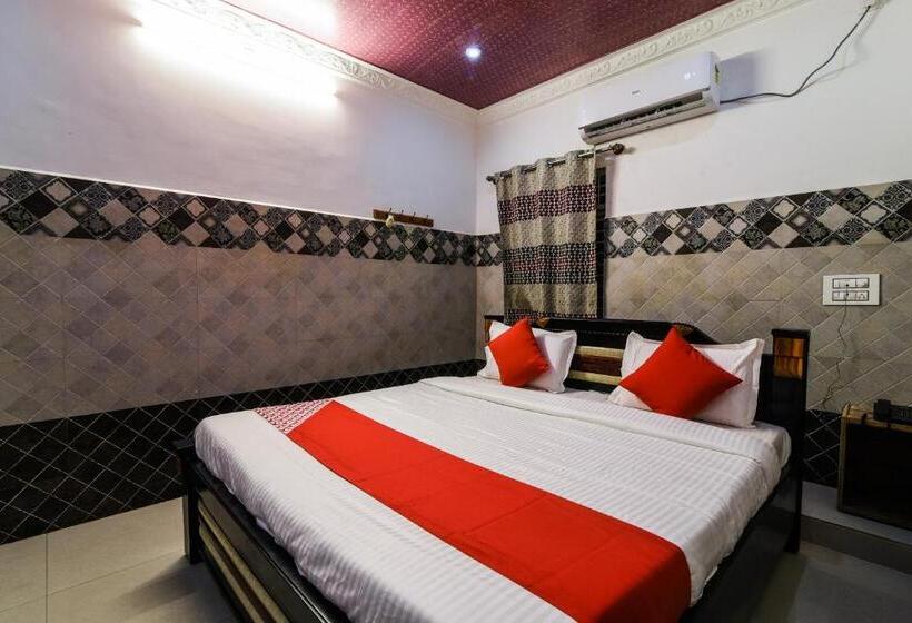 Отель Oyo 33005 Jkr Residency