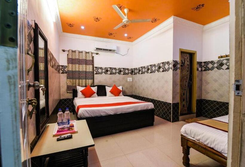 Отель Oyo 33005 Jkr Residency